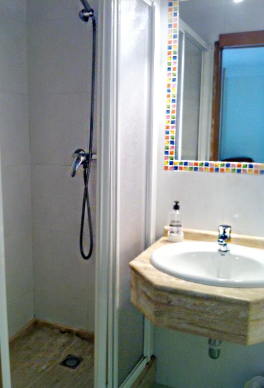 Hostal Del Carmen Otel Santander Oda fotoğraf